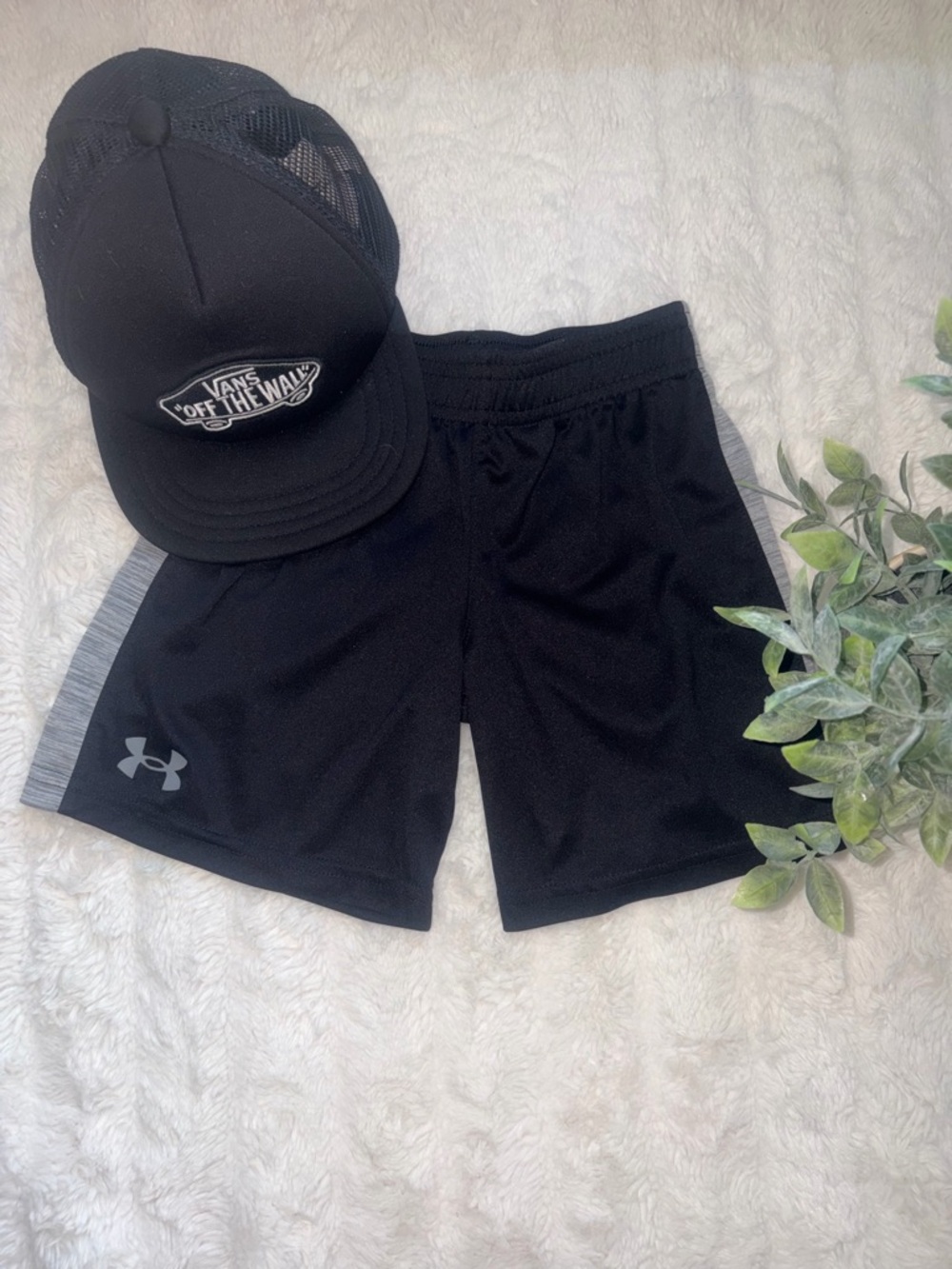Under Armour Athletic Performance Shorts – Size 5